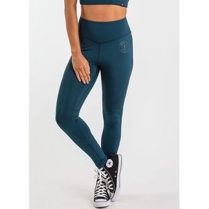 Gymshark Gold’s Gym Collaboration Leggings